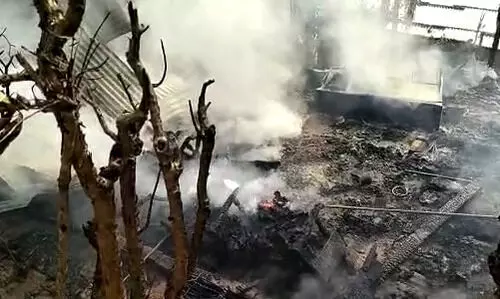 Guwahati: Fire breaks out at residential area in Hengrabari