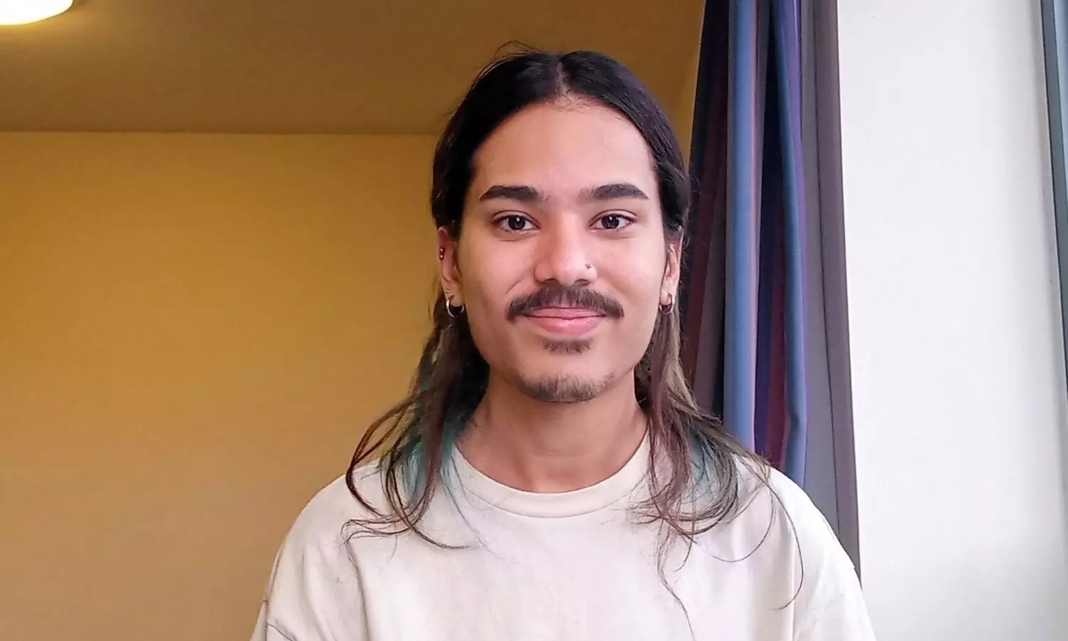 Indian student wins top UK univ scholarship worth 5,000 pounds