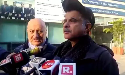 Anupam Kher, Anil Kapoor meet Rishabh Pant