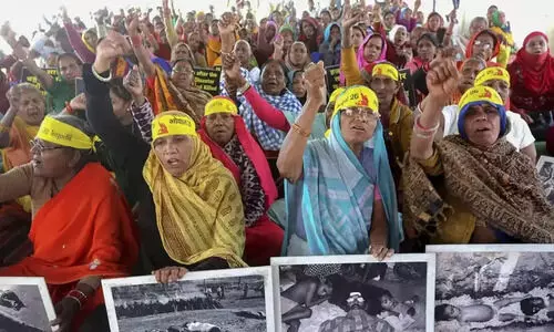 Bhopal gas tragedy: Ten women survivors end their fast after getting assurances from govt