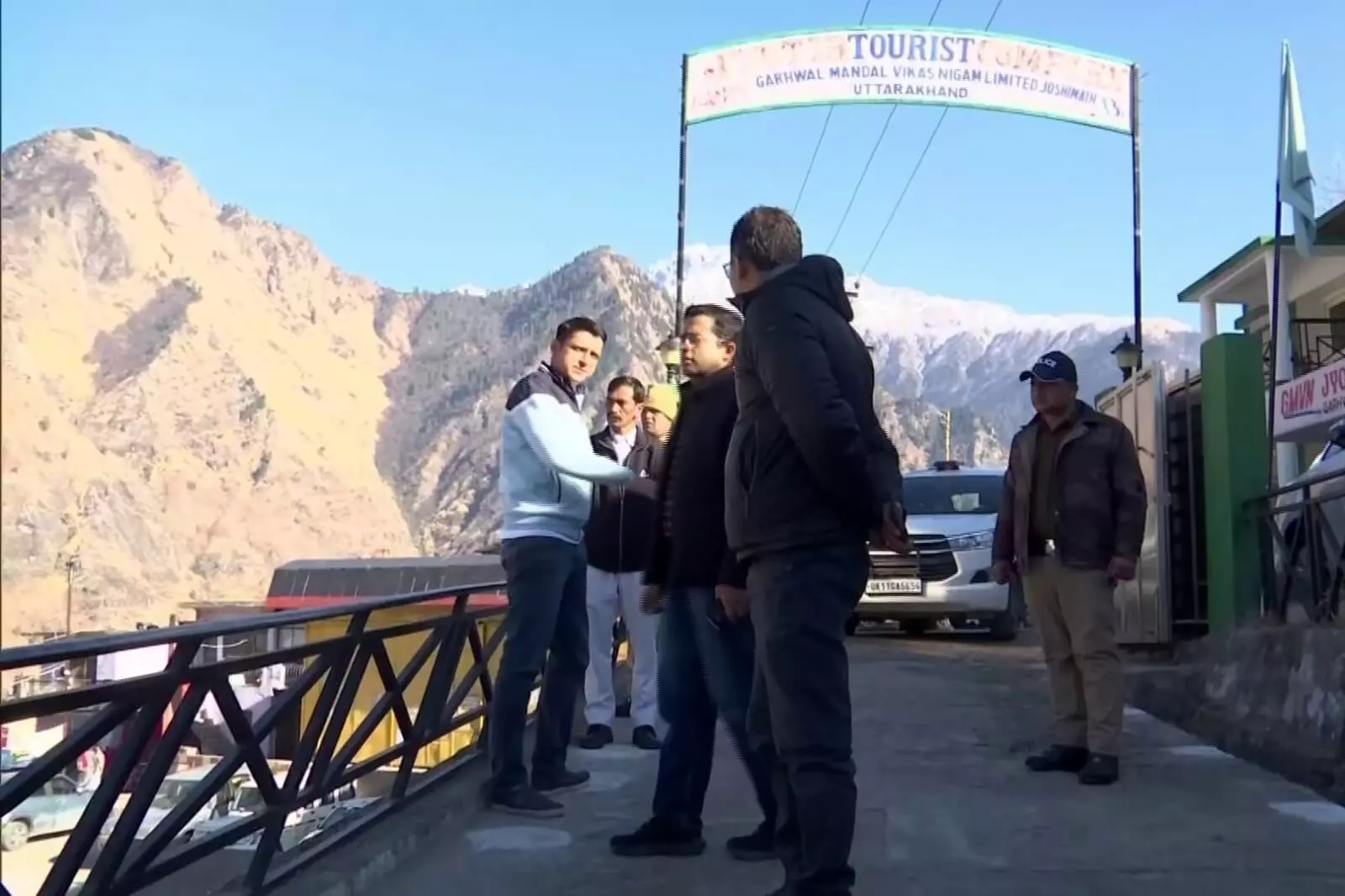PMO team visits Joshimath; more cracks appear PMO team visits Joshimath; more cracks appear