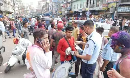 Guwahati: Traffic police conducts breathalyzer test to avoid drink and drive cases