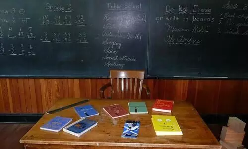 CBSE urges schools to use Indian languages as medium of instruction