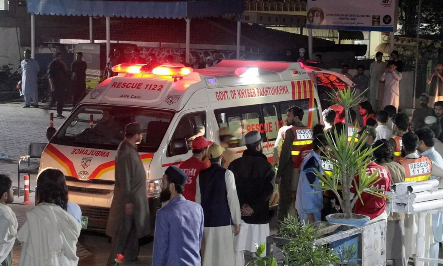Powerful quake kills 12 in Pak, Afghanistan