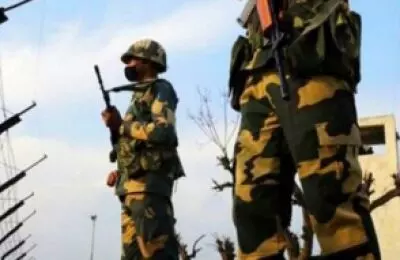 BSF nabs Pakistani citizen trying to enter India through Gujarat BSF nabs Pakistani citizen trying to enter India through Gujarat