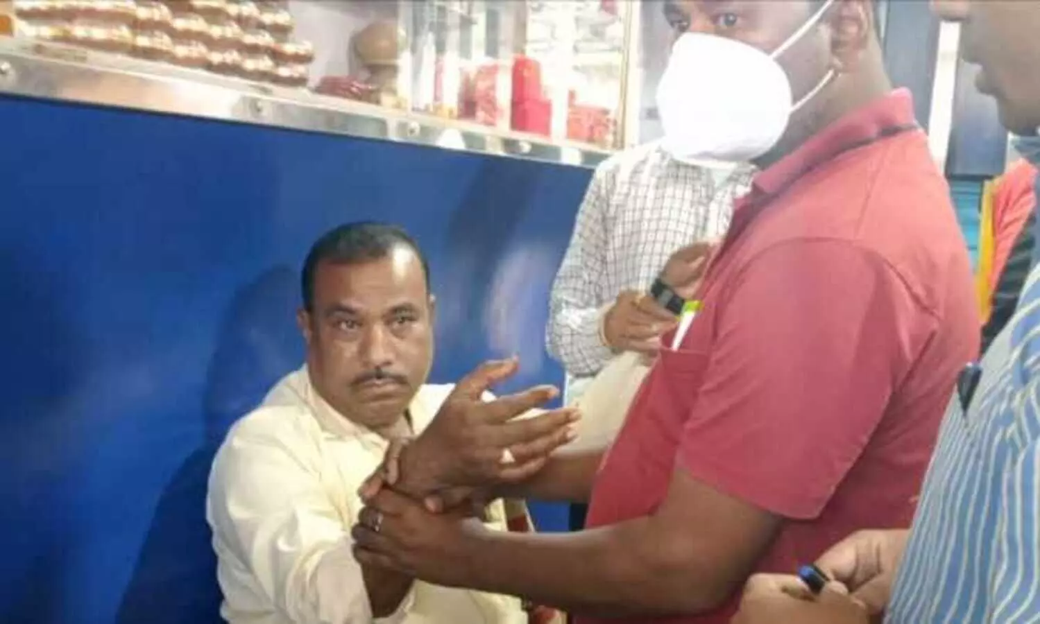Govt employee caught red handed while taking bribe in Biswanth Chariali