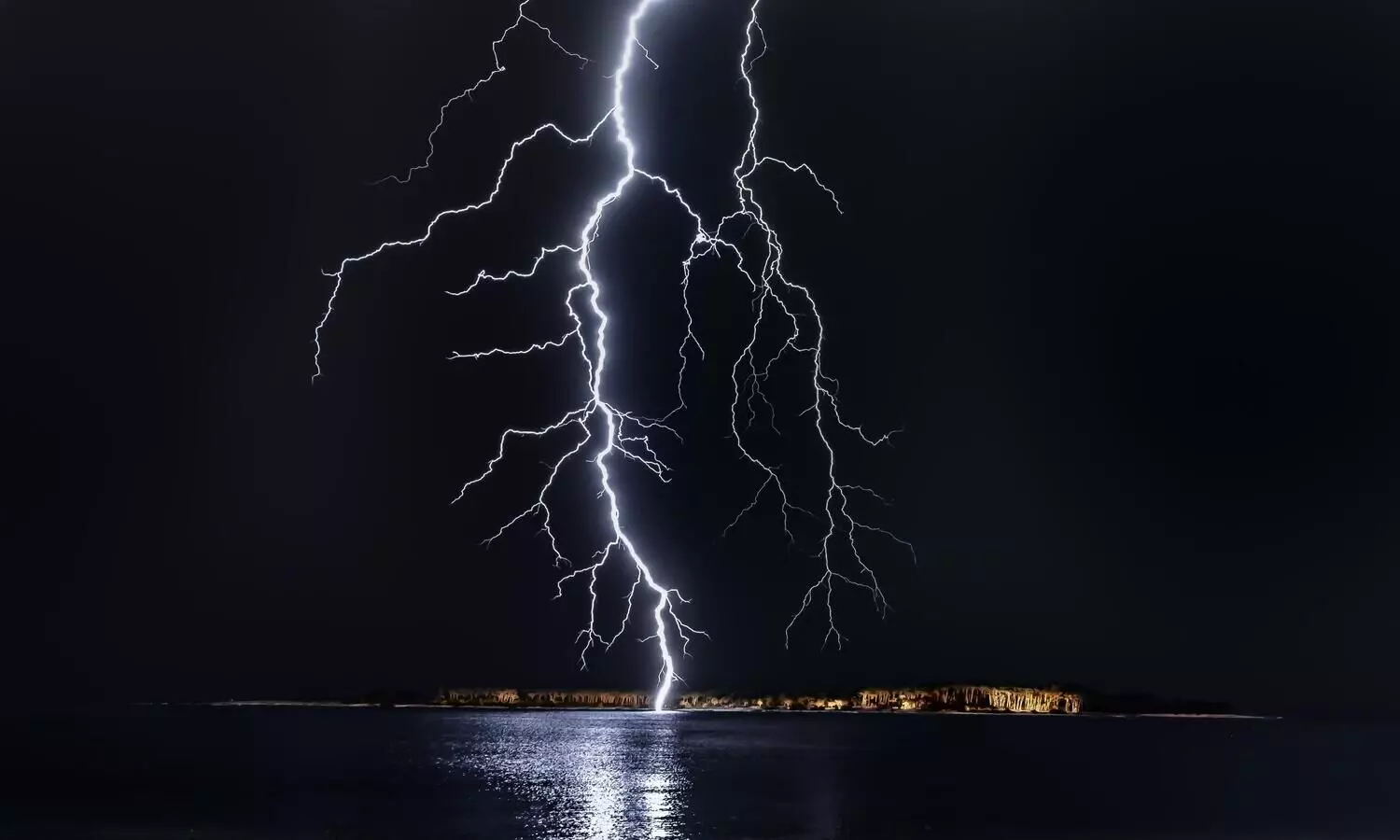 Maha: Lightning bolts, drowning claim 14 lives in 48 hours