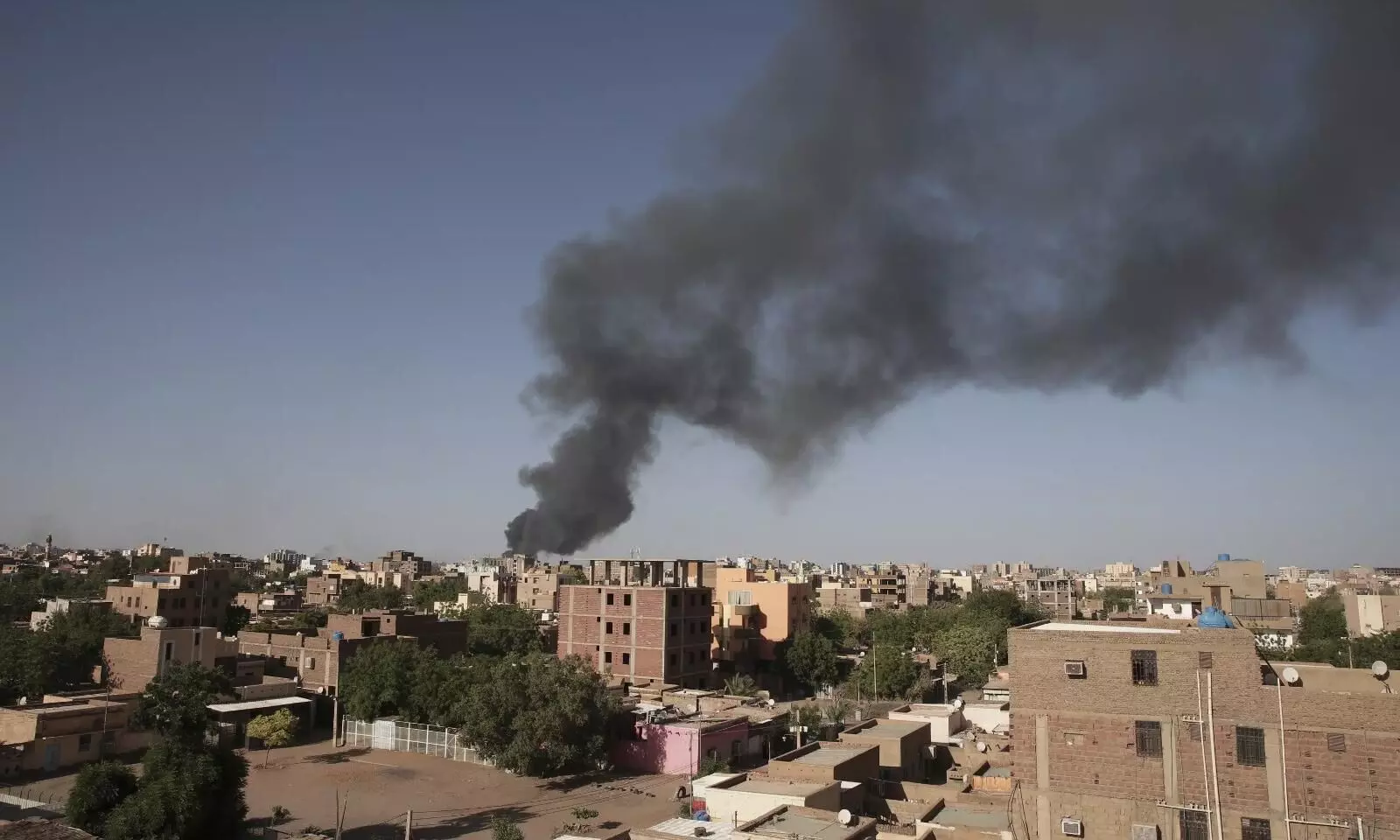 Sudan Crisis: Warring factions agree to 72-hour ceasefire Sudan Crisis: Warring factions agree to 72-hour ceasefire