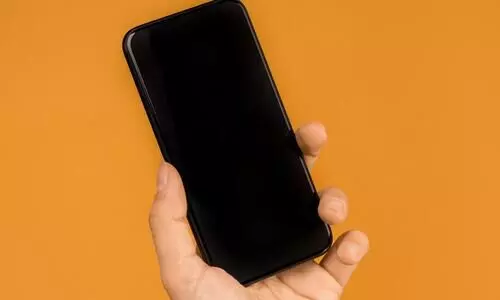 Kerala: Eight-year-old girl dies after mobile phone explodes