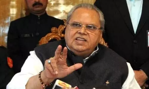 CBI team at ex-JK guv Satya Pal Maliks Delhi residence