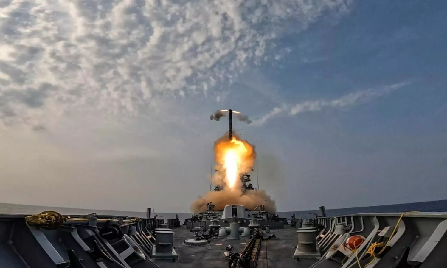 Indian Navy test fires BrahMos missile
