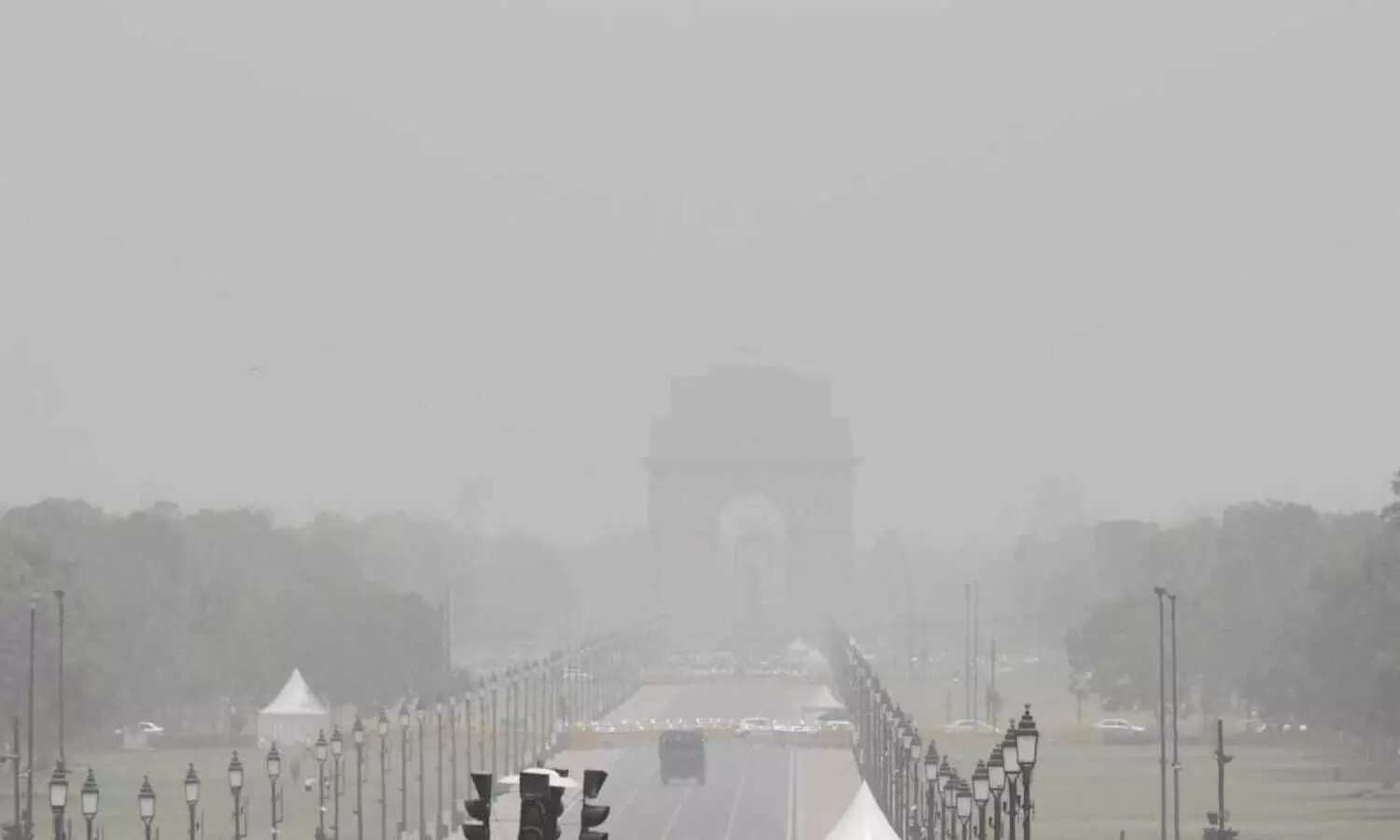 Delhis air quality deteriorates amid dust pollution