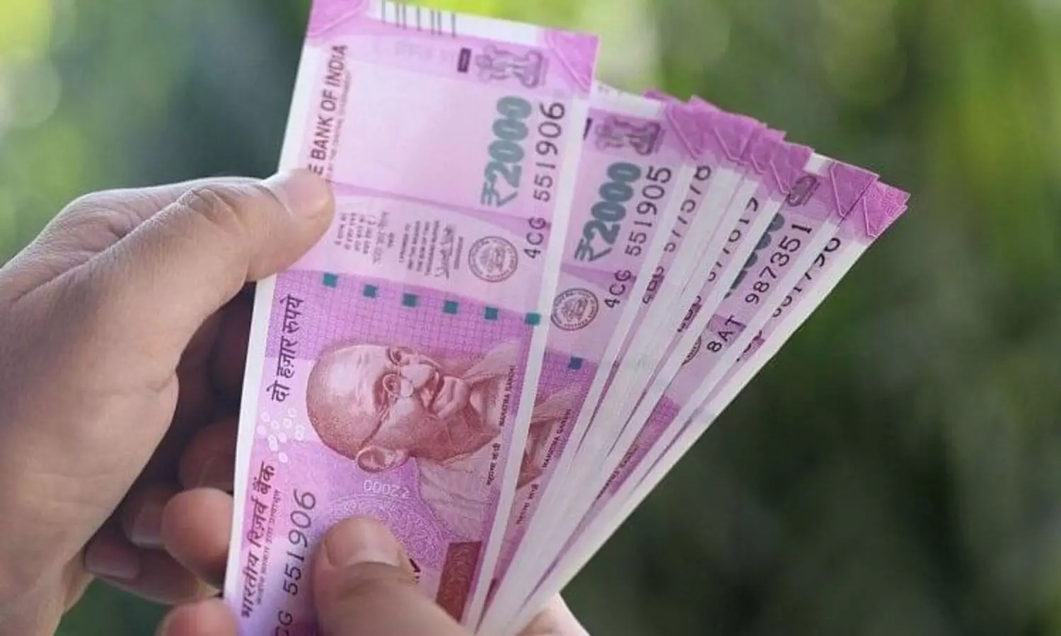 Spike in counterfeit notes, peoples choice may have contributed to withdrawal of Rs 2,000 banknotes
