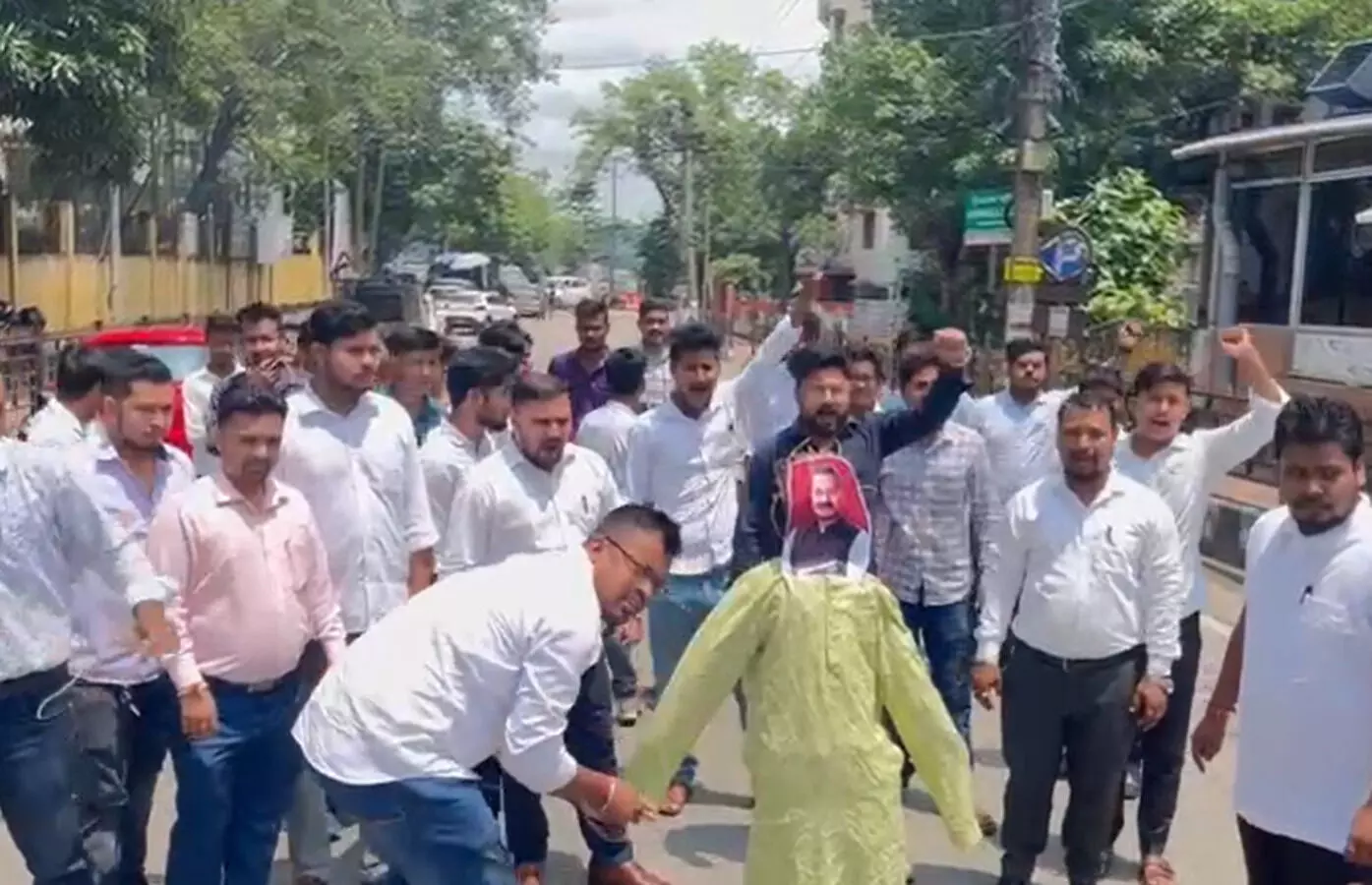 Kharguli incident: AASU takes to street in Ghy demanding compensation