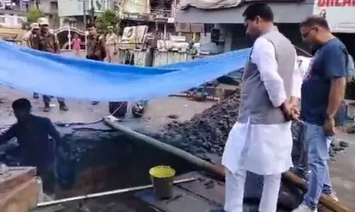 Ashok Singhal directs official to speed up repair work of damaged area in Rajgarh