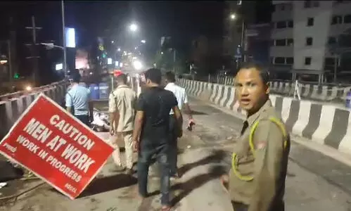 Guwahati: Drunk youth rams into barricade in Six Mile flyover
