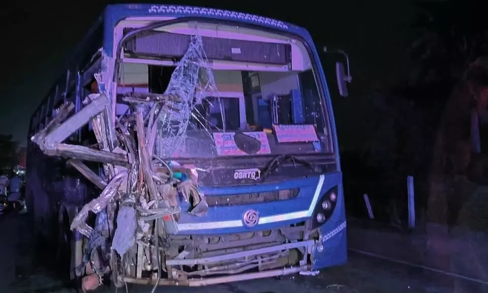 12 killed, several injured as 2 buses collide in Odisha 12 killed, several injured as 2 buses collide in Odisha