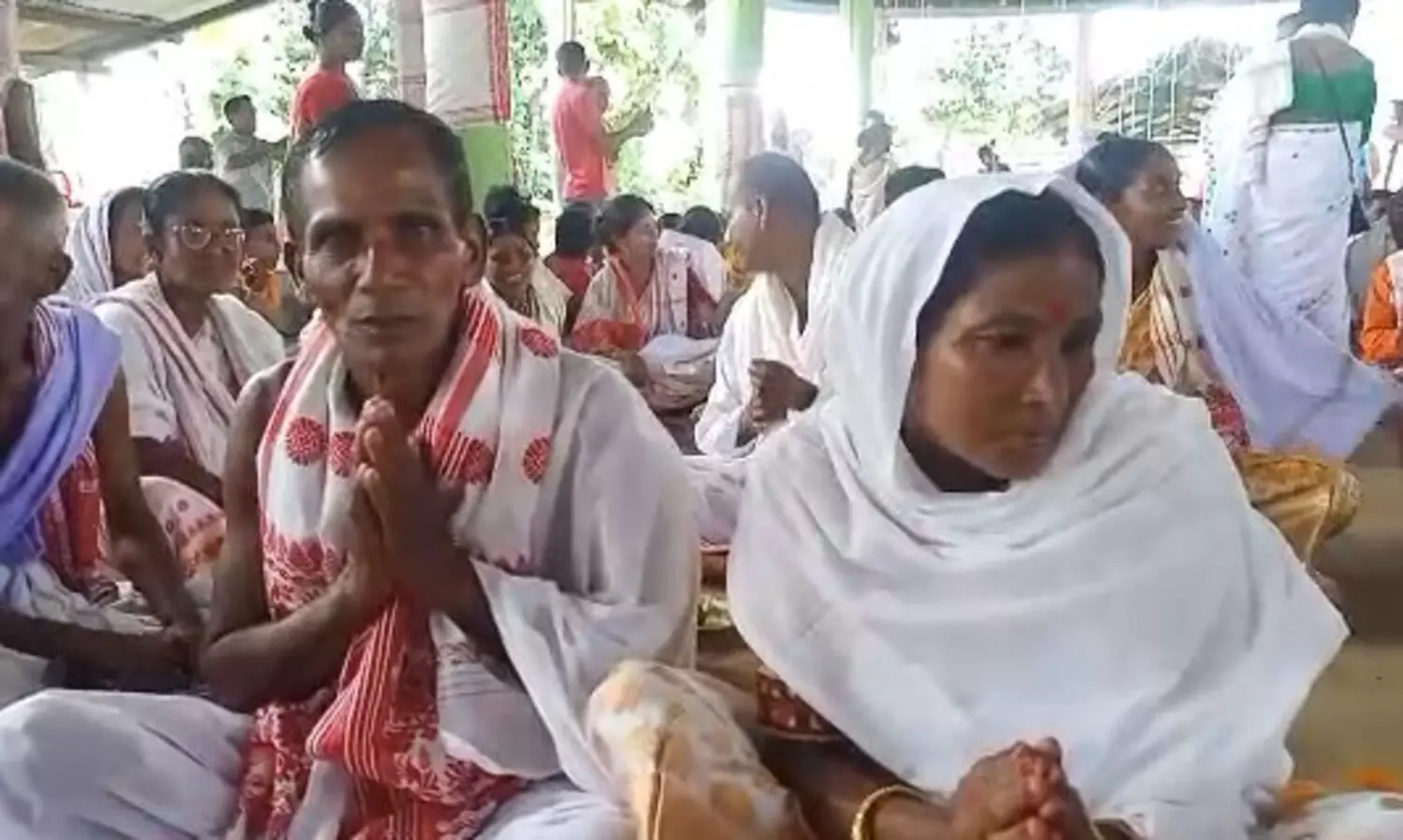 17 couples get married in mass marriage ceremony at Biswanath Chariali