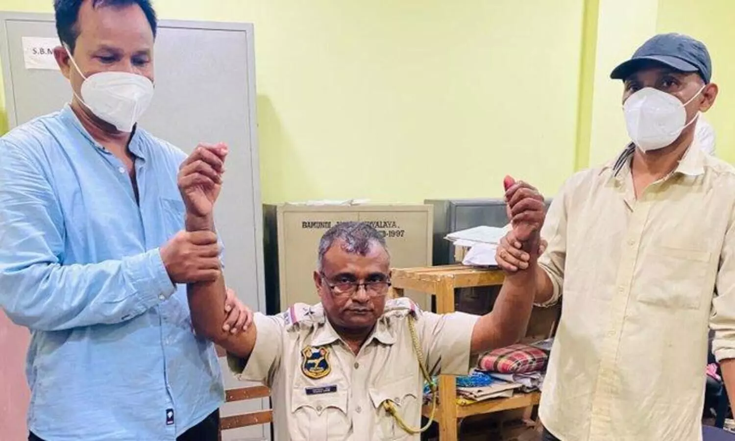 Assam: Vigilance sleuths arrest cop on bribery charges in Sualkuchi