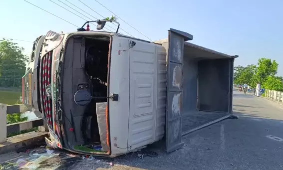 Assam: Major road accident in Barpeta; 1 dead, another injured Assam: Major road accident in Barpeta; 1 dead, another injured