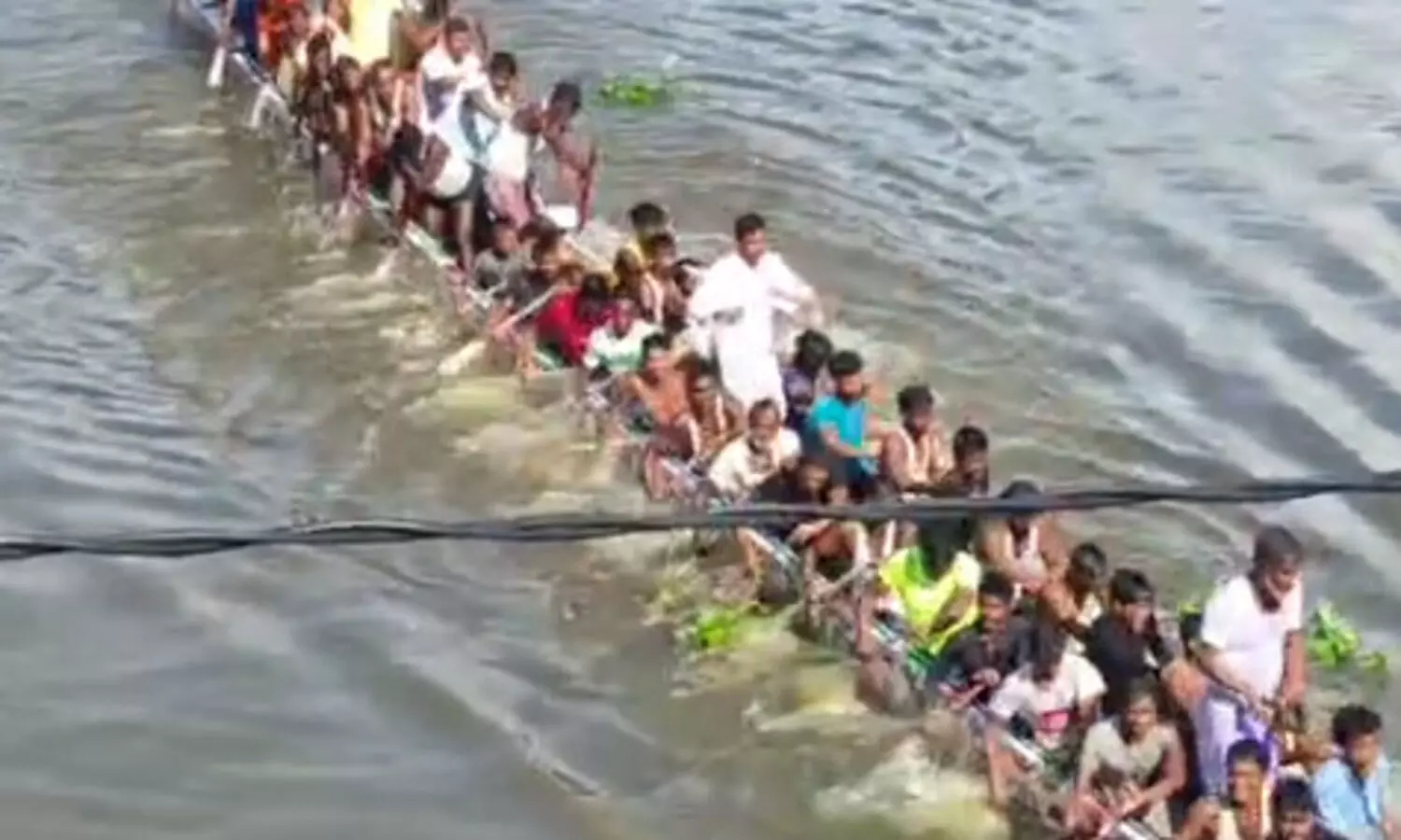 Thousands witness traditional boat race in Barpeta