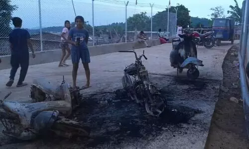 Guwahati: Miscreants set fire to parked vehicles in Hengrabari