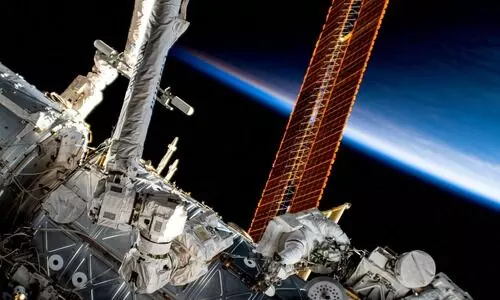 NASA power outage temporarily halts contact with space station
