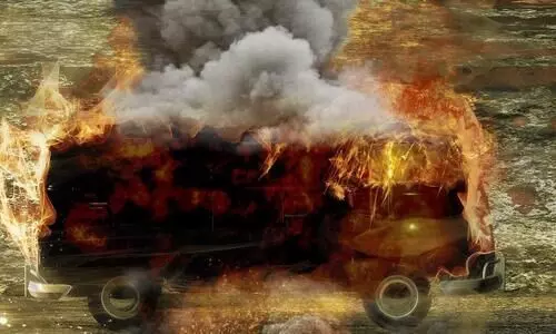 Manipur mob torches 2 buses used by security forces; no casualty