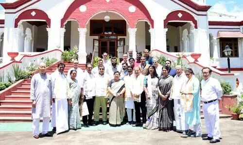 Opposition MPs from I.N.D.I.A meets Manipur Governor