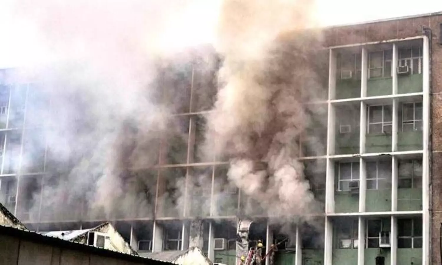 Fire breaks out at AIIMS Delhi; patients evacuated