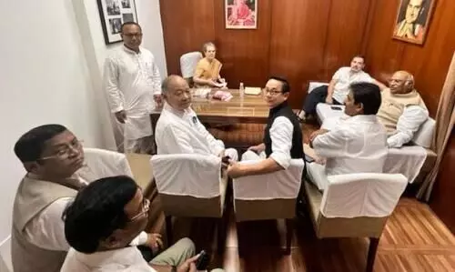 Cong top brass meets party leaders from Manipur