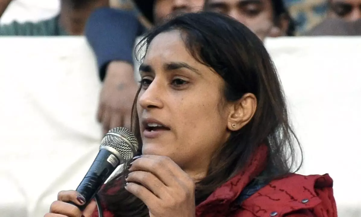 Vinesh Phogat slams Brij Bhushan after UWW suspends Wrestling Federation of India Vinesh Phogat slams Brij Bhushan after UWW suspends Wrestling Federation of India