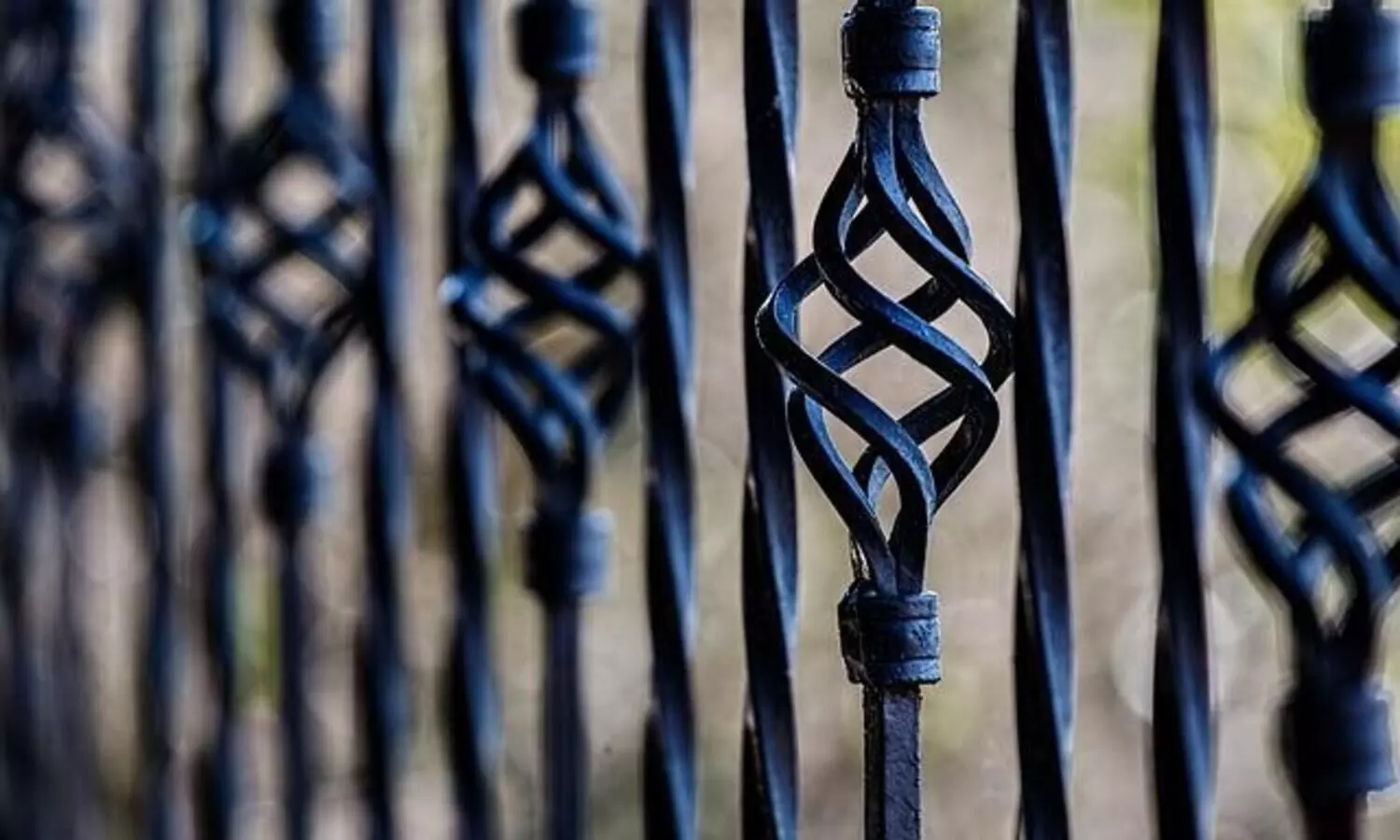 Nagaon: Mob locks hospital gate due to unavailability of doctors