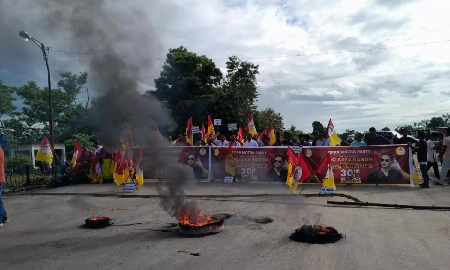 Tripura: NH, railway blocked for TIPRA sponsored 12-hours strike