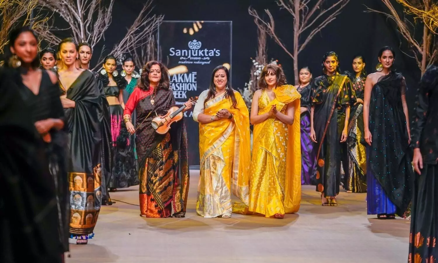 Assamese violinist Sunita Bhuyan wows Lakme Fashion Week with live performance
