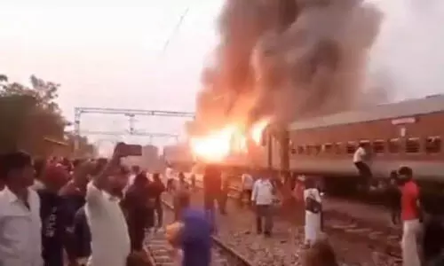 8 suffer burn injuries after Bihar-bound train catches fire in UP