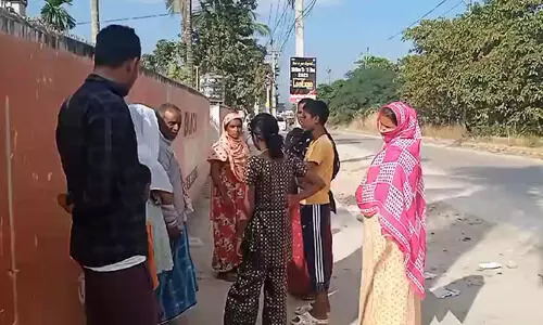 Unidentified biker lifts minor in Guwahati by offering toys