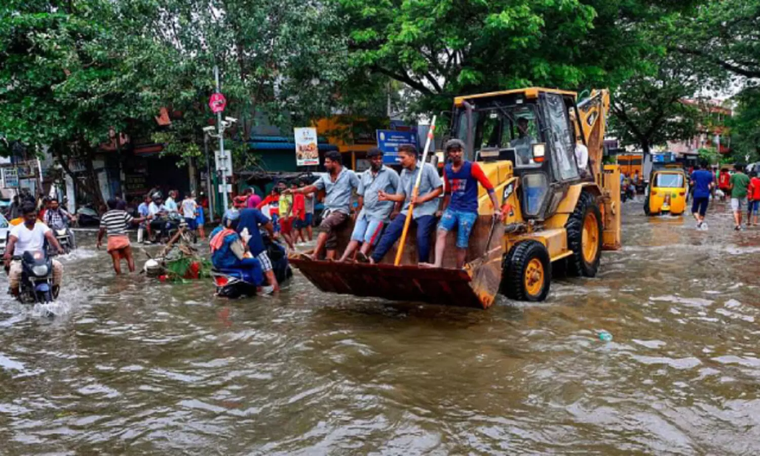 Inundation: Situation remains grim in parts of Chennai, suburbs