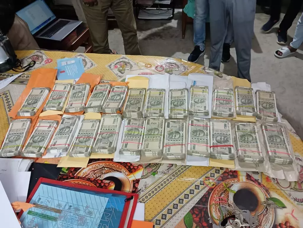 Assam: Executive Engineer arrested under graft charges; Rs 12 lakhs recovered from residence Assam: Executive Engineer arrested under graft charges; Rs 12 lakhs recovered from residence