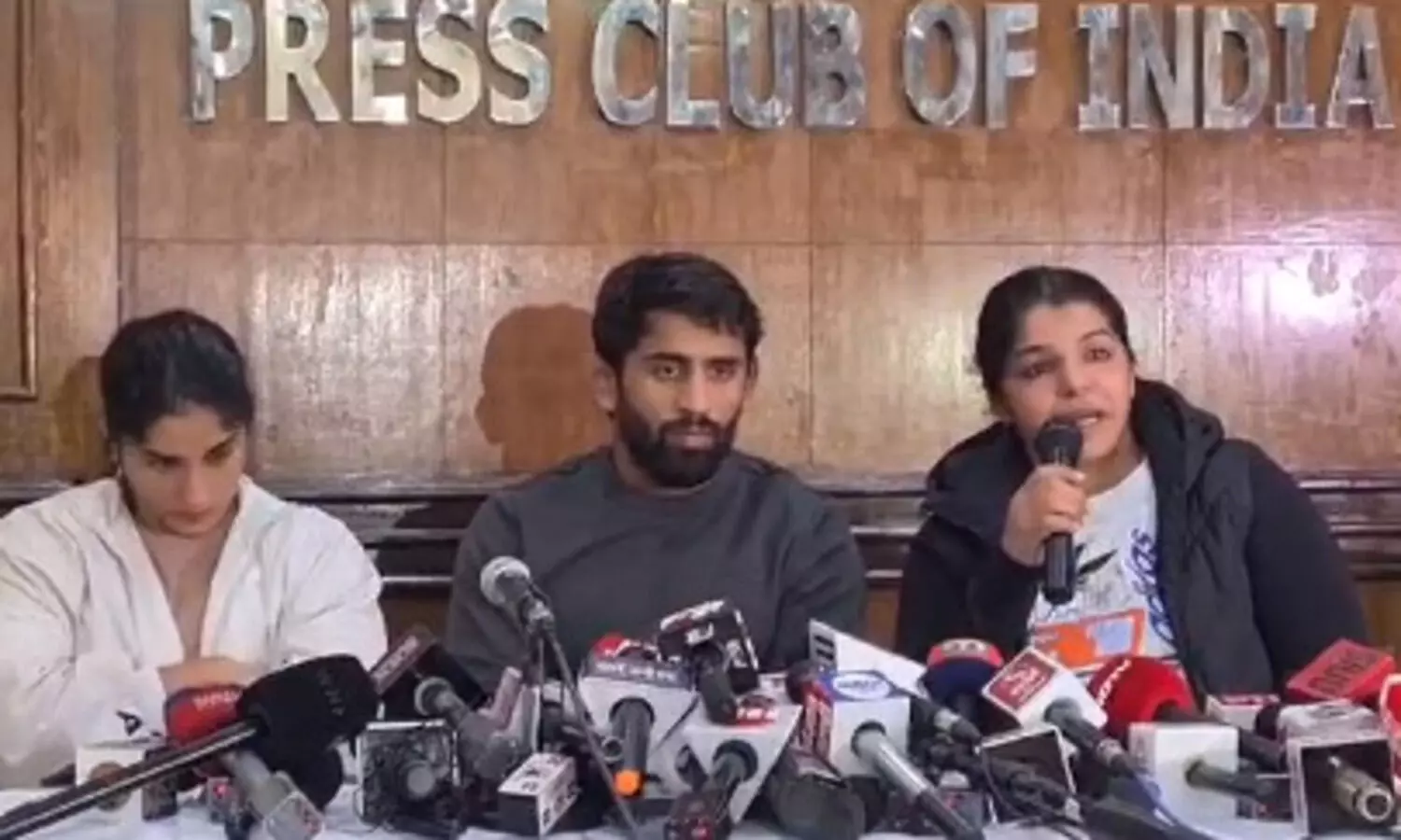 Sakshi Malik quits wrestling in protest over WFI election outcome