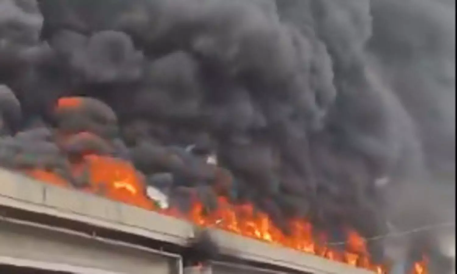 Massive fire breaks out after oil tanker overturns on Ludhiana Flyover