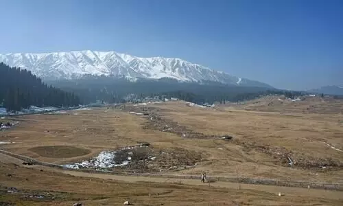 Kashmir: No snow in snowy landscapes of Gulmarg