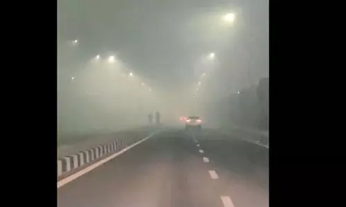 Dense fog grips Delhi-NCR, disrupting flights and trains