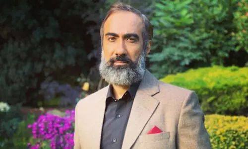 Actor Ranvir Shorey accuses airline of misleading information about flight delay