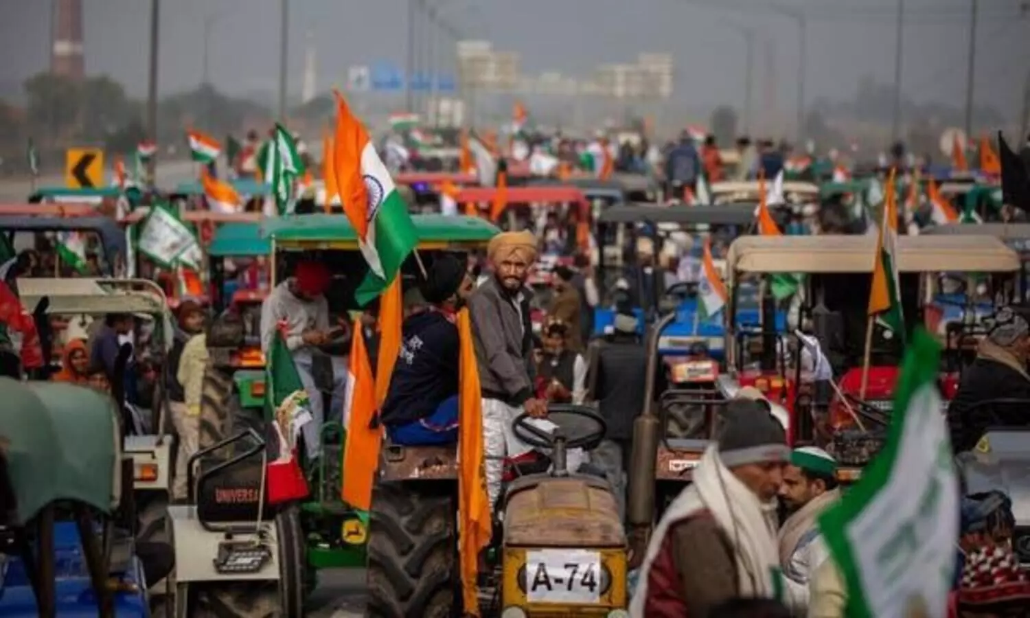 Farmers Protest: Chaos at Punjab-Haryana border, police fires tear gas
