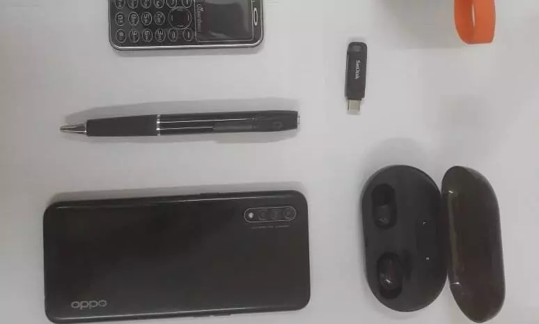 Assam: Incriminating devices recovered from Amritpal Singhs NSA cell in Dibrugarh Assam: Incriminating devices recovered from Amritpal Singhs NSA cell in Dibrugarh