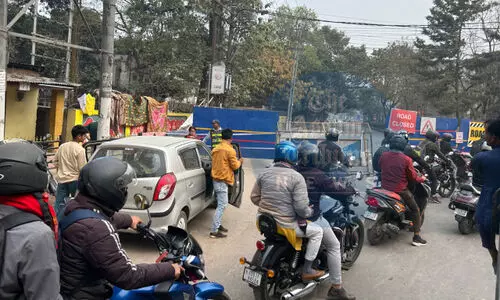 Guwahati: Commuters face traffic jam near Bhootnath due to temporary closure of road