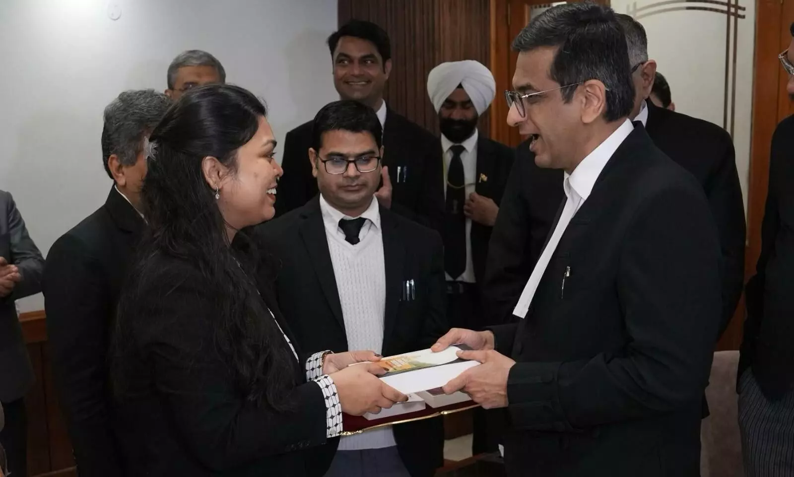 CJI Chandrachud felicitates SC cooks daughter for securing US scholarships CJI Chandrachud felicitates SC cooks daughter for securing US scholarships