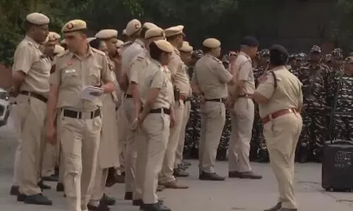 Security beefed up outside PMs residence amid AAPs protest call