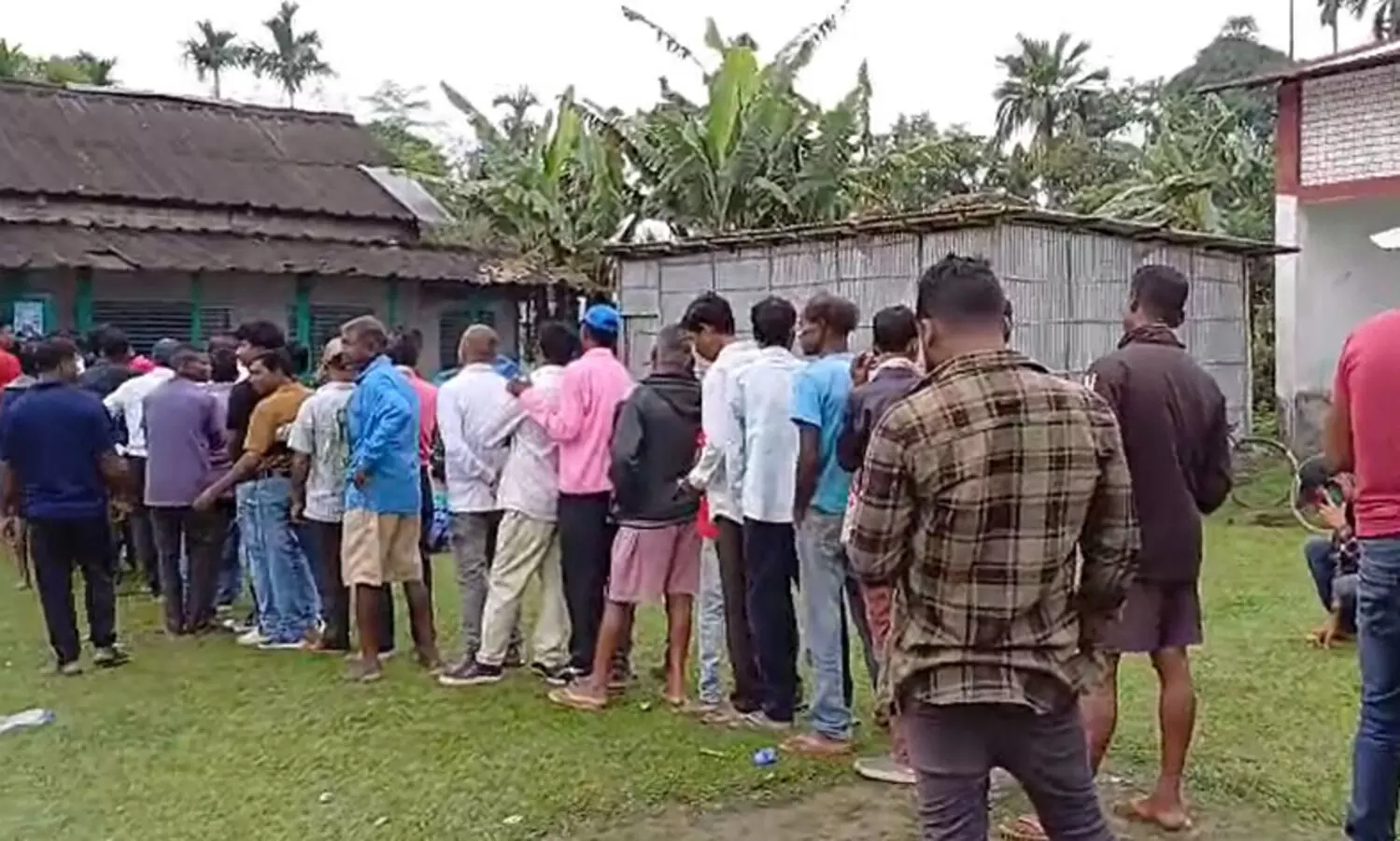 Jorhat: EVM malfunction delays voting process in Mariani